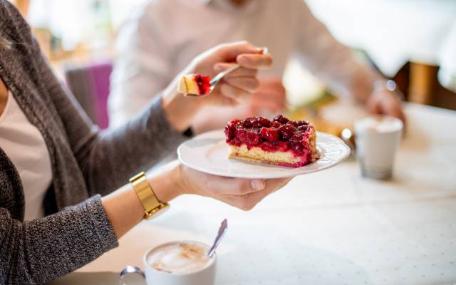 Himbeertorte auf Kuchenteller