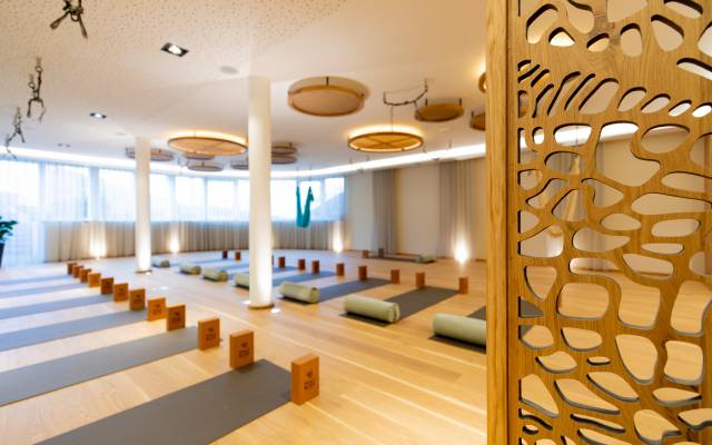 Bewegungsraum mit Yogamatten Hotel Pfalzblick