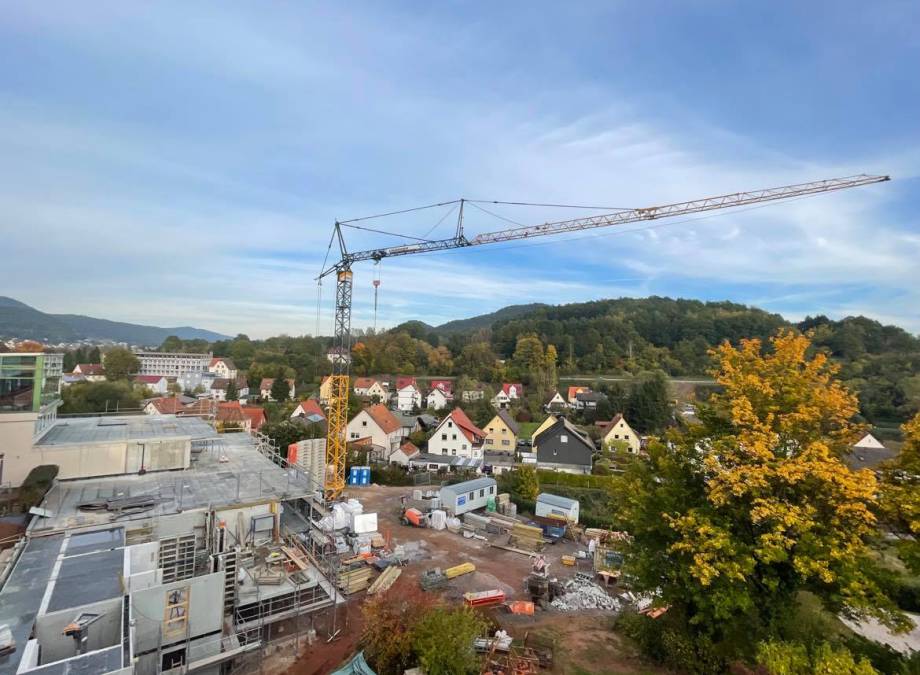 Baustelle mit Blick ins Grüne! Symbolfoto
