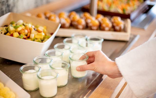 Frühstücksbuffet Joghurtgläschen