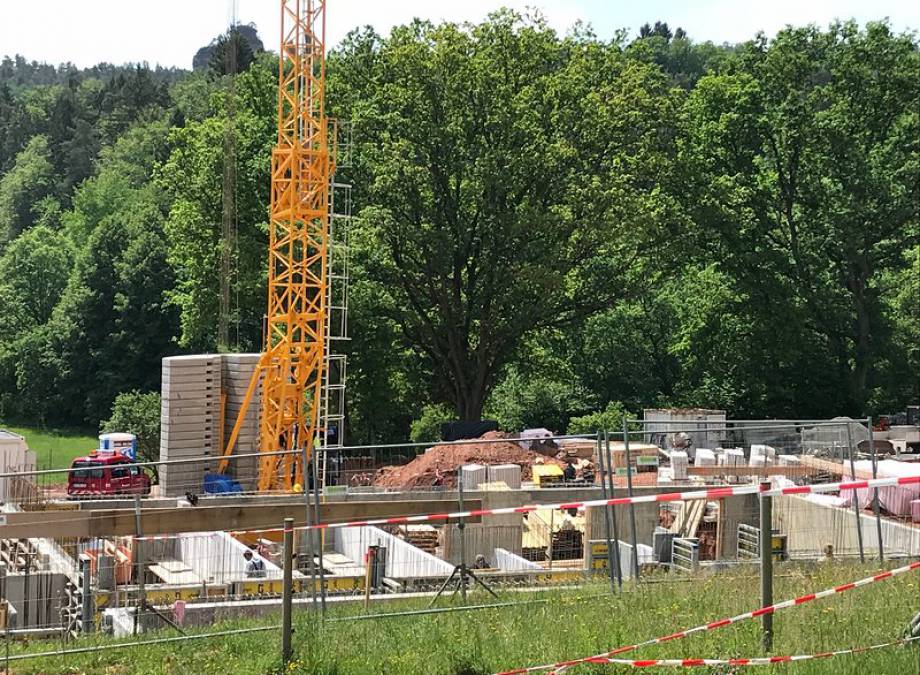 Die ersten Mauern der Zimmer stehen! Symbolfoto