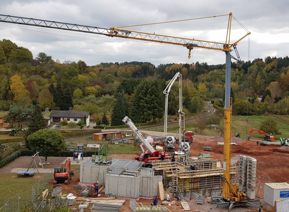 5 Kräne im Einsatz - Pfalzblick modernisiert im Eiltempo Symbolfoto