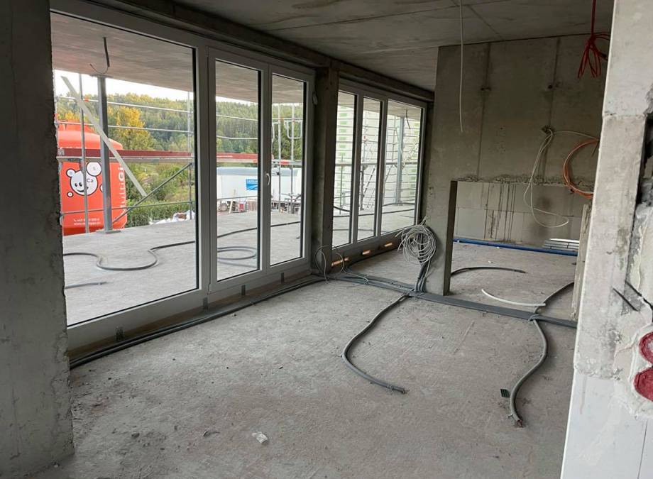 Baustelle mit Blick ins Grüne! Symbolfoto