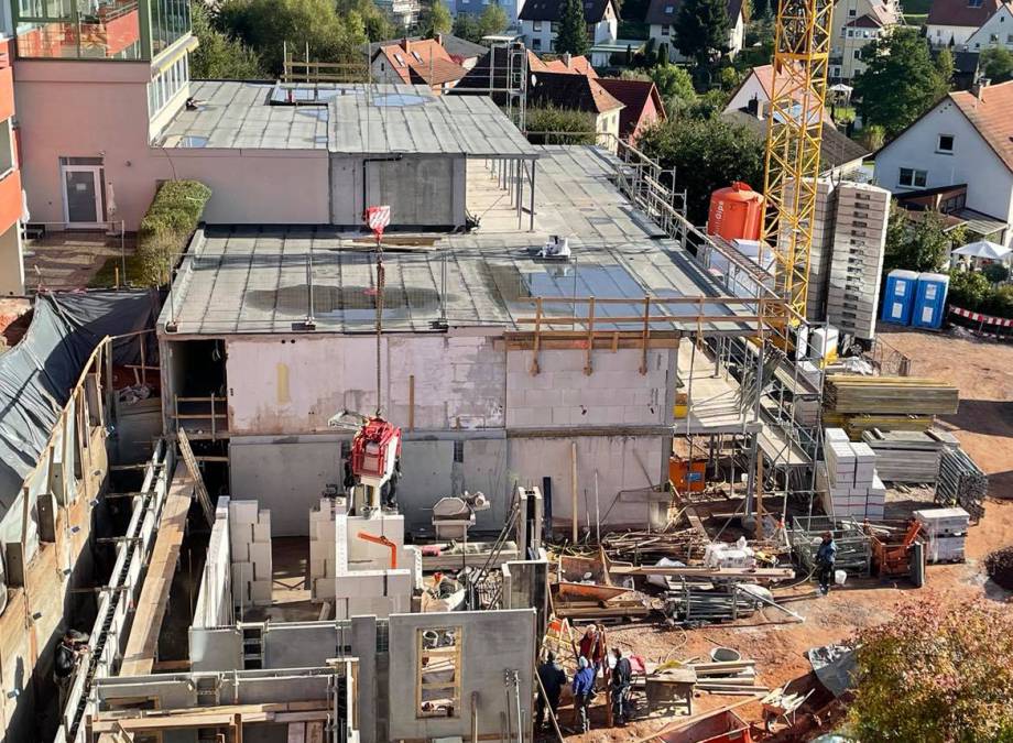 Baustelle mit Blick ins Grüne! Symbolfoto