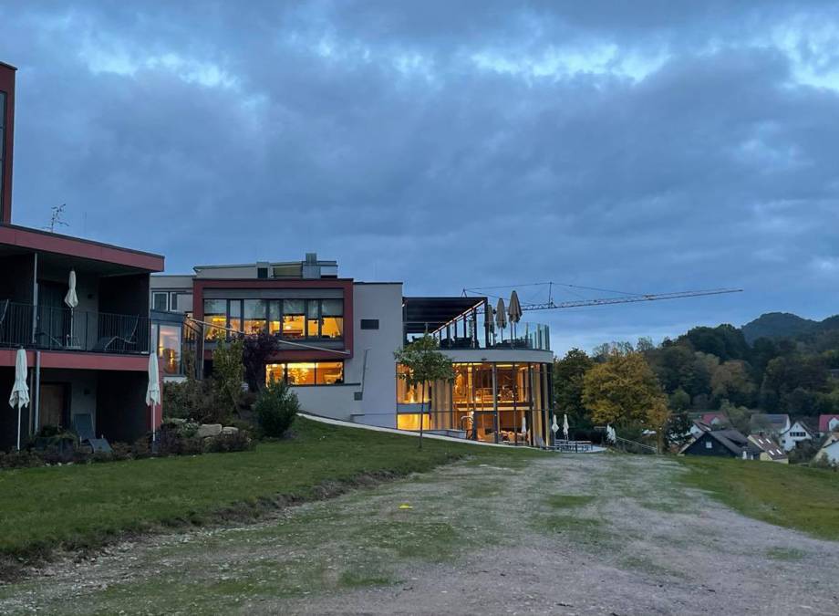 Baustelle mit Blick ins Grüne! Symbolfoto