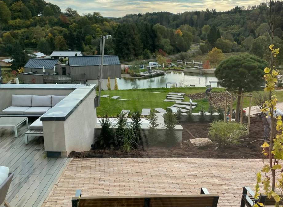 Baustelle mit Blick ins Grüne! Symbolfoto