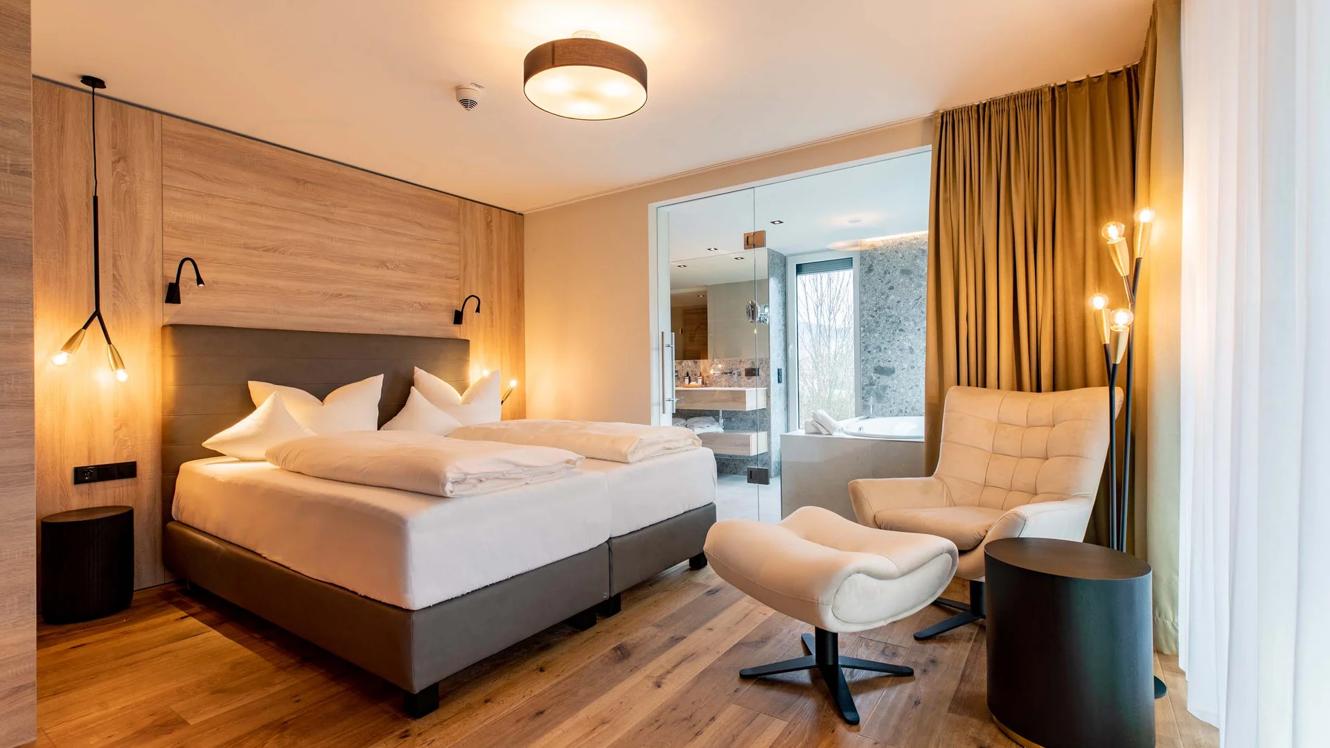 Ihre Private Spa Suite mit Whirlpool und Sauna in Dahn