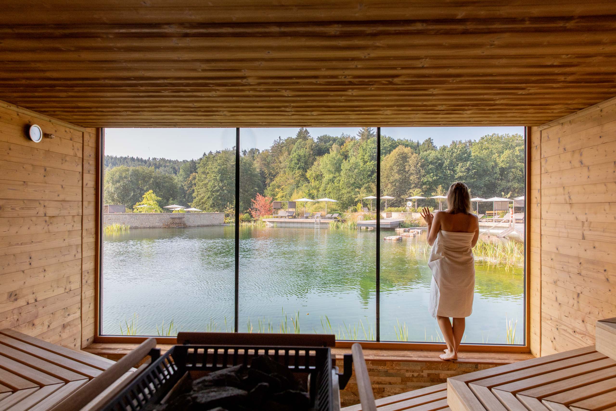 Steam, scents, Dahn: sauna experience with nature view